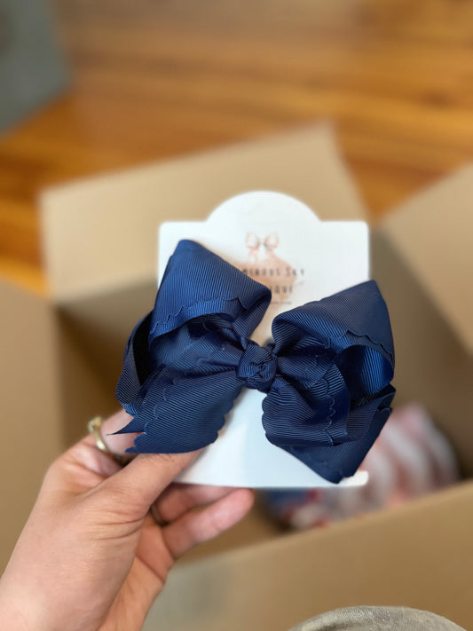 Navy Scalloped Bow 4”
