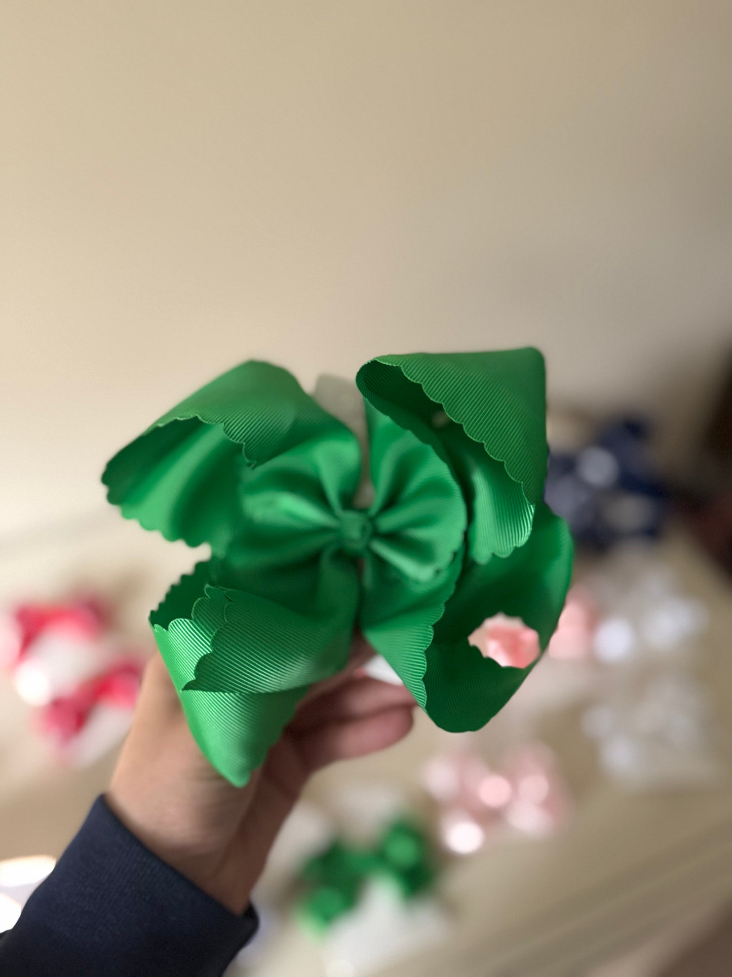 Green Scalloped 6in Bow